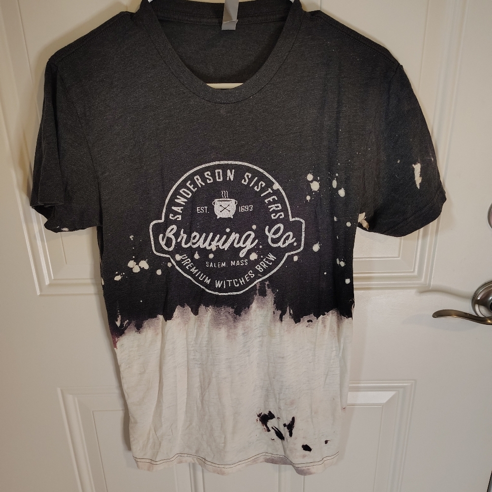 Size Small Sanderson Sisters Brewing Company Short Sleeve Tshirt Bleached Artsy